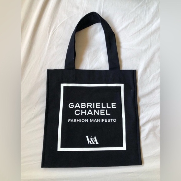 Authentic Chanel tote - Picture 2 of 3